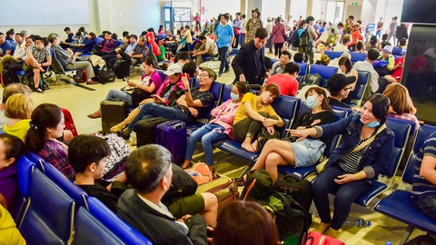 Bất ngờ được đền tiền khi máy bay chậm chuyến - Ảnh 1. Bất ngờ được đền tiền khi máy bay chậm chuyến - Ảnh 2.
