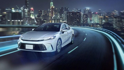 Toyota Camry đời mới ra mắt tại Trung Đông, có động cơ 'mới' so với bản quốc tế - Ảnh 1.