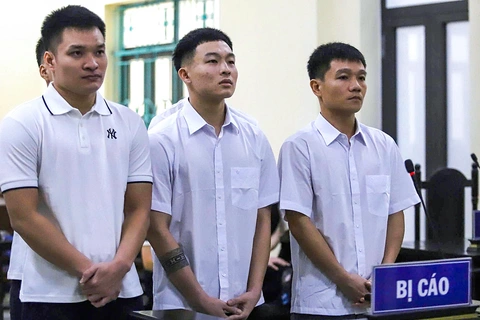 Tuyên án 5 cựu cầu thủ Hồng Lĩnh Hà Tĩnh 'mở tiệc' ma túy trong khách sạn - Ảnh 1. Tuyên án 5 cựu cầu thủ Hồng Lĩnh Hà Tĩnh 'mở tiệc' ma túy trong khách sạn - Ảnh 2.