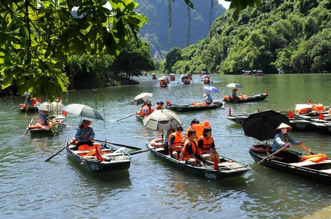 Tin tức sáng 19-10: Cổ phiếu của Sao Thái Dương, Rạng Đông và Tân Tạo trước nguy cơ xấu - Ảnh 5. Tin tức sáng 19-10: Cổ phiếu của Sao Thái Dương, Rạng Đông và Tân Tạo trước nguy cơ xấu - Ảnh 5.