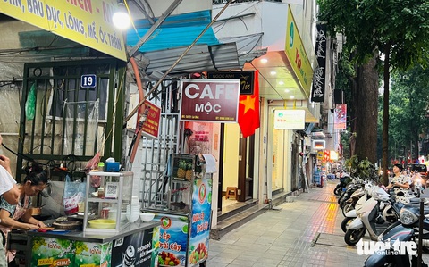 Dạo phố Lò Đúc, Hàng Chuối, cảm nhận một Hà Nội sâu lắng, thong thả - Ảnh 9.