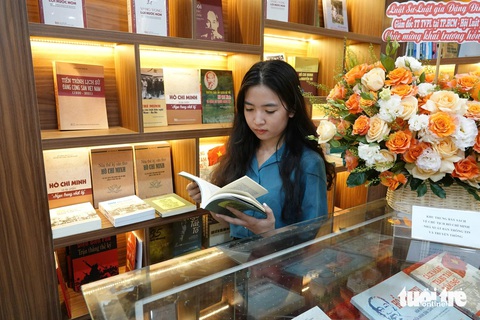 Di chúc Hồ Chí Minh là một trong những di sản quý giá của người dân Việt Nam - Ảnh 4. Di chúc của Chủ tịch Hồ Chí Minh là di sản quý giá của người dân Việt Nam - Ảnh 3.