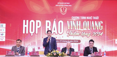 Tùng Dương, Nguyễn Ngọc Anh và Vũ Thắng Lợi hát - Ảnh 1. Tùng Dương, Nguyễn Ngọc Anh và Vũ Thắng Lợi hát - Ảnh 1.