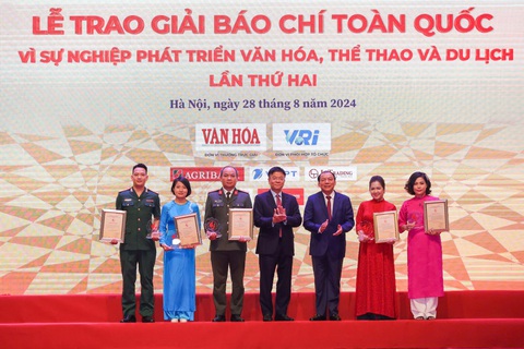 Trao 94 giải thưởng Giải Báo chí toàn quốc Vì sự nghiệp phát triển Văn hóa, Thể thao và Du lịch - Ảnh 1. Trao 94 giải thưởng báo chí Vì sự nghiệp phát triển Văn hóa, Thể thao và Du lịch - Ảnh 1.
