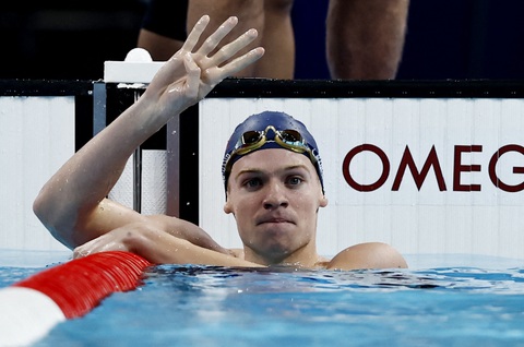 Leon Marchand giành huy chương vàng thứ 4 tại Olympic 2024- Ảnh 1. Leon Marchand phá 4 kỷ lục trong 4 lần giành huy chương vàng ở Olympic 2024 - Ảnh: REUTERS