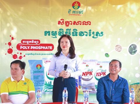 Phân bón Cà Mau tiếp tục đồng hành cùng bà con Campuchia- Ảnh 1. Bà Nguyễn Thị Hiền - phó tổng giám đốc PVCFC - chia sẻ tại hội thảo