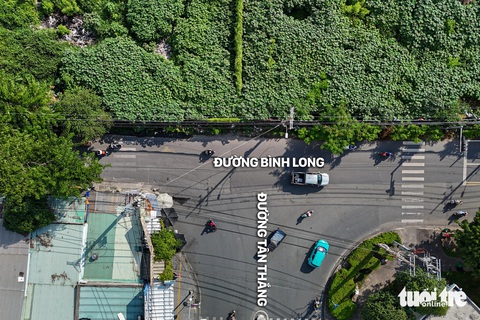Khu đất tại nghĩa trang Bình Hưng Hòa sẽ xây trường học, giờ ra sao?- Ảnh 3. Vị trí xây dựng Trường tiểu học Trần Đại Nghĩa hướng về ngã ba đường Tân Thắng và Bình Long (quận Bình Tân)