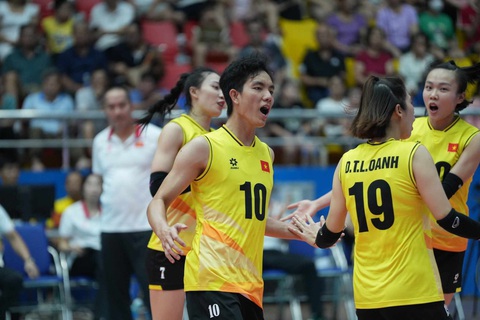 Bóng chuyền nữ Việt Nam thắng dễ Indonesia tại SEA V-League 2024- Ảnh 1. Tuyển bóng chuyền nữ Việt Nam giành chiến thắng áp đảo trước Indonesia - Ảnh: BCVN