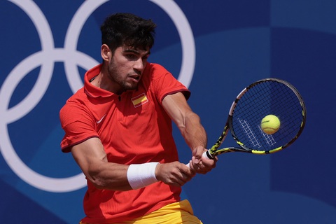 Chung kết Olympic trong mơ giữa Djokovic và Alcaraz- Ảnh 2. Carlos Alcaraz sở hữu sức trẻ cùng với phong độ cao trong thời gian qua - Ảnh: REUTERS