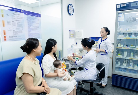 VNVC: Hành trình 8 năm nâng cao chất lượng dịch vụ tiêm chủng- Ảnh 6. Sáng 3-8, VNVC ra mắt khu tiêm chủng VIP tại TP.HCM, Hà Nội và Nha Trang, phục vụ nhu cầu tiêm chủng vắc xin cao cấp cho khách hàng có nhu cầu - Ảnh: MAI LỘC