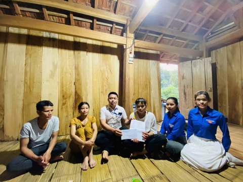 Hành trình từ cô bé mồ côi đến giáo viên của Thanh - Ảnh 3. Cô bé mồ côi từng được tiếp sức đến trường, nay là 'cô giáo thủ khoa' chọn về miền núi khó khăn - Ảnh 3.