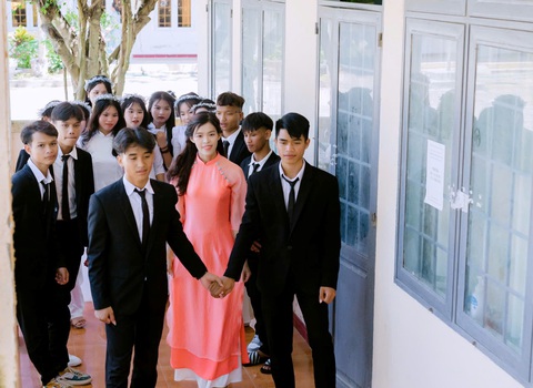 Hành trình từ cô bé mồ côi đến giáo viên của Thanh - Ảnh 5. Cô bé mồ côi Ngọc Thanh giờ làm giáo viên - Ảnh 6.
