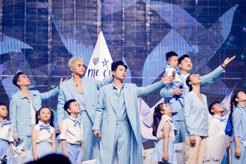 Tin tức giải trí 30-8: Hai Muối 'cháy vé' ngày đầu công chiếu - Ảnh 3. Tin tức giải trí 30-8: Hai Muối 'cháy vé' ngày đầu công chiếu - Ảnh 2.