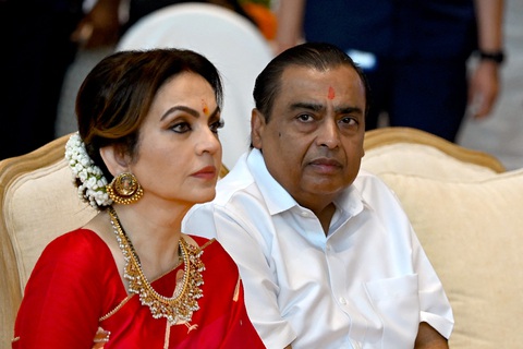 Tỉ phú Ấn Độ Mukesh Ambani mất ngôi giàu nhất châu Á - Ảnh 2. Tỉ phú Ấn Độ Mukesh Ambani mất ngôi giàu nhất châu Á - Ảnh 2.