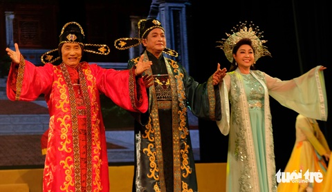Người tình trên chiến trận khiến khán giả bồi hồi với Minh Vương và Lệ Thủy - Ảnh 4. Người tình trên chiến trận khiến khán giả bồi hồi với Minh Vương và Lệ Thủy - Ảnh 4.