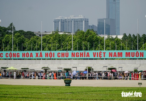 Bạn trẻ Hà Nội rủ nhau chụp ảnh kỷ niệm Ngày Quốc Khánh 2-9 - Ảnh 7. Bạn trẻ Hà Nội rủ nhau chụp ảnh kỷ niệm Ngày Quốc Khánh 2-9 - Ảnh 7.