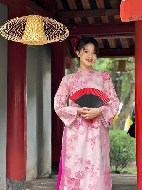 Nhan sắc tân Hoa hậu Du lịch Việt Nam Phạm Thị Ngọc Quỳnh có gì đặc biệt?- Ảnh 8. Nhan sắc tân Hoa hậu Du lịch Việt Nam Phạm Thị Ngọc Quỳnh có gì đặc biệt?- Ảnh 8.