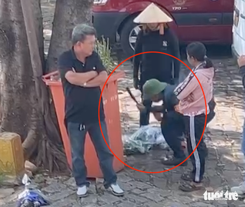 Người đàn ông đánh người khuyết tật bán vé số trước chùa ở Lâm Đồng- Ảnh 2. Ông Ngô Đức Long (61 tuổi, ngụ thôn 6, xã Gia Lâm, huyện Lâm Hà) từng là người nghiện ma túy, vừa đi cai nghiện bắt buộc về