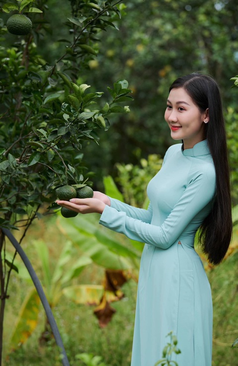 Lúm đồng tiền của Quế Anh thu hút mọi ánh nhìn - Ảnh: FBNV Hình ảnh đời thường của tân Miss Grand Vietnam 2024- Ảnh 3.