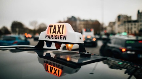 Tài xế taxi Pháp đòi bồi thường vì ế ẩm mùa Olympic- Ảnh 1. Tài xế taxi Pháp đòi bồi thường vì ế ẩm mùa Olympic- Ảnh 1.