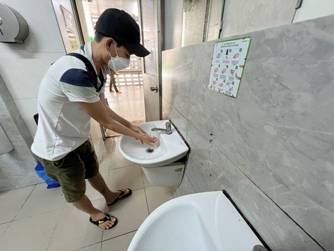 Ngạc nhiên với nhà vệ sinh ở... bệnh viện- Ảnh 3. Ngạc nhiên với nhà vệ sinh ở... bệnh viện- Ảnh 3.