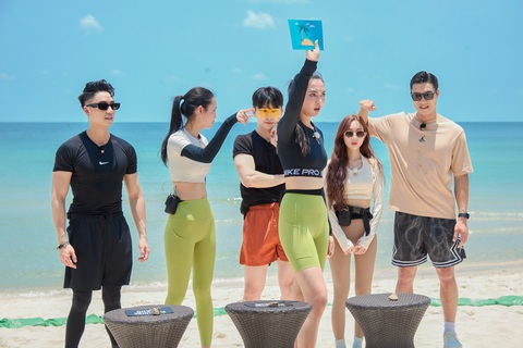 Các người chơi nữ vượt qua thử thách giành cơ hội hẹn hò với người mình thích - Ảnh: BTC Những người chơi nữ vượt qua thử thách giành cơ hội hẹn hò với người mình thích - Ảnh: BTC