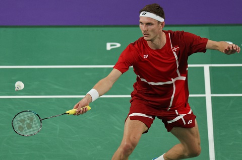 Thái Lan cầm chắc huy chương Olympic khi 'thần đồng' cầu lông vào chung kết- Ảnh 2. Viktor Axelsen đứng trước cơ hội bảo vệ tấm huy chương vàng Olympic - Ảnh: REUTERS