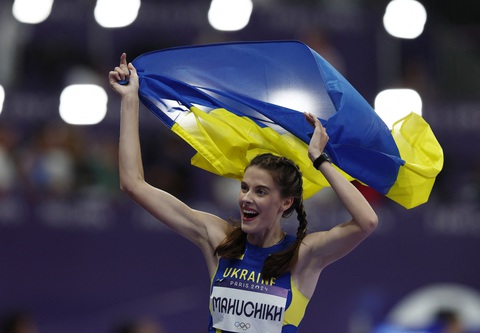 Vẻ đẹp như thiên thần của 'công chúa Yaroslava' tại Olympic 2024- Ảnh 3. Yaroslava Mahuchikh cười như
