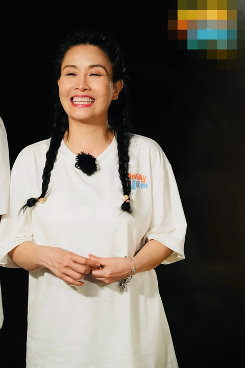 Trường Giang bất lực, muốn được 'giải cứu' khỏi nữ nghệ sĩ hài này- Ảnh 1. Trường Giang bất lực, muốn được 'giải cứu' khỏi nữ nghệ sĩ hài này- Ảnh 1.