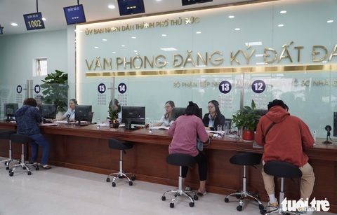 Thủ Đức thông báo thực hiện đăng ký biến động hồ sơ giấy phép có thời hạn- Ảnh 1. Chi nhánh Văn phòng đăng ký đất đai TP Thủ Đức - Ảnh: CẨM NƯƠNG