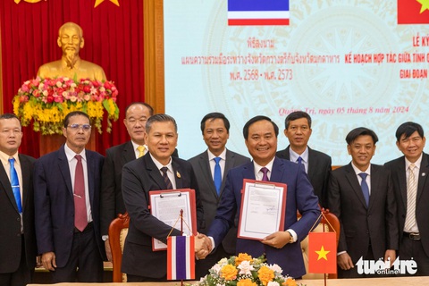 Quảng Trị và Mukdahan bàn chuyện một ngày ăn cơm 3 nước Việt - Lào - Thái- Ảnh 1. Quảng Trị và Mukdahan bàn chuyện một ngày ăn cơm 3 nước Việt - Lào - Thái- Ảnh 1.