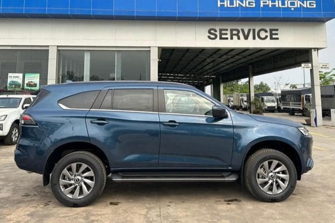 Tin tức giá xe: Isuzu mu-X giảm hơn 200 triệu tại đại lý, rẻ hơn Everest tiêu chuẩn- Ảnh 3. Khả năng vận hành là điểm nổi bật của bản Premium so với 2 bản còn lại, nhưng vẫn đi sau đối thủ - Ảnh: Đại lý Isuzu