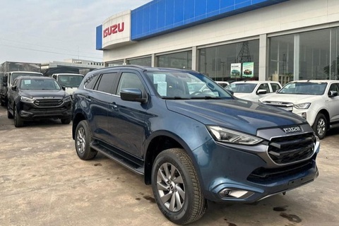 Tin tức giá xe: Isuzu mu-X giảm hơn 200 triệu tại đại lý, rẻ hơn Everest tiêu chuẩn- Ảnh 1. Isuzu mu-X đang được giảm giá mạnh tại đại lý - Ảnh: Đại lý Isuzu
