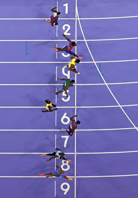 Vì sao Noah Lyles giành HCV 100m nam dù chân chạm vạch đích sau?- Ảnh 3. Vì sao Noah Lyles giành HCV 100m nam dù chân chạm vạch đích sau?- Ảnh 3.
