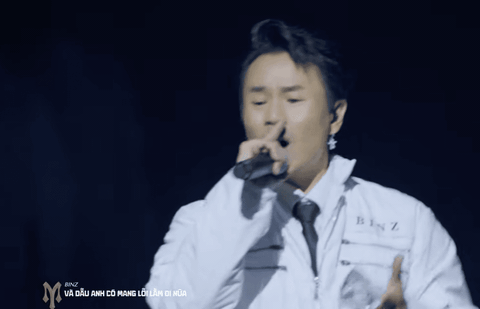 Đặc biệt, verse rap của Binz thực sự đã mang đến một bầu không khí và tinh thần rất mới cho ca khúc. Đặc biệt, verse rap của Binz thực sự đã mang đến một bầu không khí và tinh thần rất mới cho ca khúc