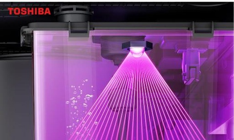 Toshiba tiên phong ra mắt công nghệ lọc nước RO Plus mới- Ảnh 3. Đèn tia cực tím được tích hợp trong bình chứa giúp diệt khuẩn đến 99,9%