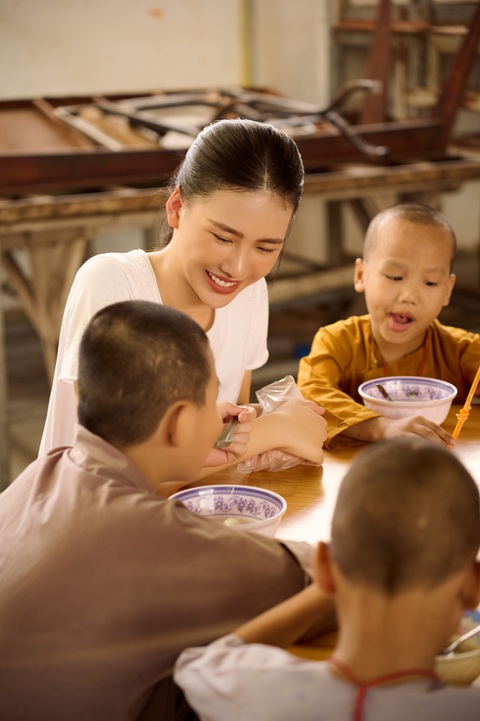 Sau đăng quang, Bùi Quỳnh Hoa hạn chế đọc bình luận để giữ tinh thần tích cực- Ảnh 2. Hoa hậu Bùi Quỳnh Hoa