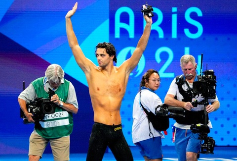 Nhà vô địch hotboy ngủ ở công viên vì chê làng VĐV Olympic 2024- Ảnh 4. VĐV Thomas Ceccon (Ý) gây xôn xao Olympic 2024 vì vẻ ngoài đẹp trai, lãng tử - Ảnh: REUTERS