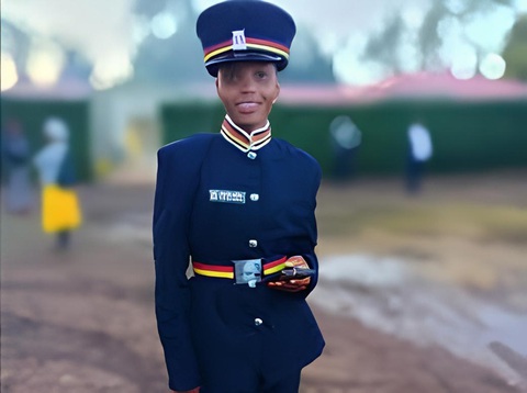 Nữ cảnh sát giành HCV đầu tiên cho Kenya ở Olympic 2024- Ảnh 3. Beatrice Chebet đã tốt nghiệp Trường cao đẳng đào tạo cảnh sát quốc gia của Kenya - Ảnh: NATION