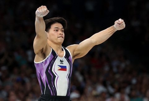 Philippines đã đào tạo tài năng Carlos Yulo như thế nào?- Ảnh 3. Carlos Yulo giành 2 HCV Olympic Paris 2024 - Ảnh: REUTERS