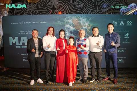 Ninh Dương Lan Ngọc rạng rỡ đến chúc mừng Việt Hương- Ảnh 6. Dàn cast của Ma da trong buổi ra mắt phim tại Úc.