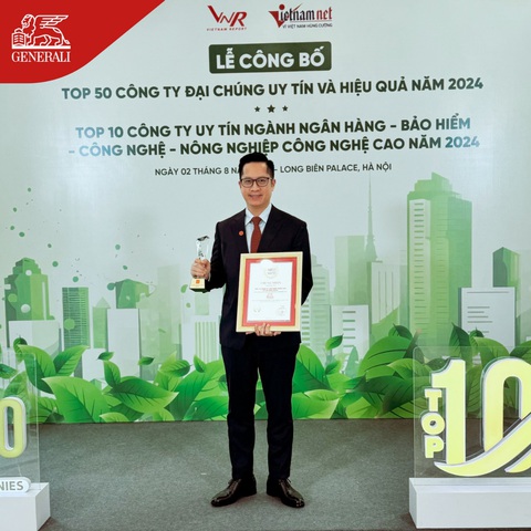 Generali Việt Nam vào Top 10 Công ty bảo hiểm nhân thọ uy tín 2024- Ảnh 1. Đại diện Generali Việt Nam nhận giải thưởng Top 10 Công ty bảo hiểm nhân thọ uy tín 2024