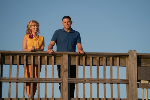 Scarlett Johansson hội ngộ Channing Tatum trong 'Fly me to the moon'- Ảnh 5. Scarlett Johansson và Channing Tatum thành một căp trong Fly me to the moon