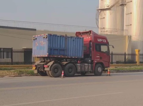 Ảnh vui 7-8: 'Anh chở Sa Pa của tôi đi đâu thế?'- Ảnh 4. Thùng hàng mini
