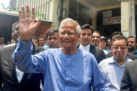 Ông Muhammad Yunus tại phiên tòa ở Dhaka mà ông đối mặt với cáo buộc tham nhũng vào tháng 6-2024 - Ảnh: AFP Ông Muhammad Yunus tại phiên tòa ở Dhaka, khi ông đối mặt với cáo buộc tham nhũng vào tháng 6-2024 - Ảnh: AFP