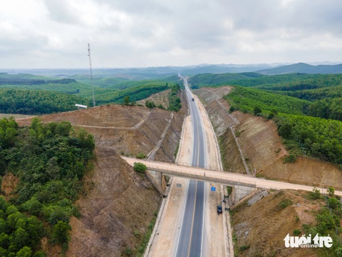 Quảng Trị xin vốn làm 8km quốc lộ 15D để phá thế 'không lối thoát' của cao tốc Cam Lộ - La Sơn- Ảnh 1. Quảng Trị xin vốn làm 8km quốc lộ 15D để phá thế 'không lối thoát' của cao tốc Cam Lộ - La Sơn- Ảnh 1.