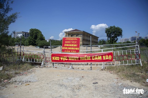 Lấn chiếm đất ven biển, làm cả sân bóng chình ình trên đất công- Ảnh 2. Một số lô đất người dân tự ý chiếm dụng sử dụng vào nhiều mục đích khác nhau đã bị thu hồi - Ảnh: NGUYỄN TRIỆU