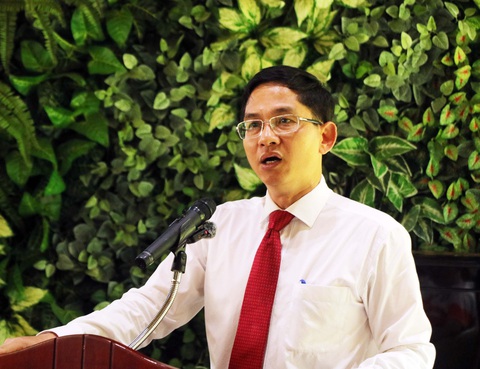 Các trường đại học lần đầu tổ chức chuỗi sự kiện fintech tại TP.HCM- Ảnh 2. PGS.TS Hoàng Công Gia Khánh, hiệu trưởng Trường ĐH Kinh tế - Luật (ĐH Quốc gia TP.HCM), chia sẻ tại sự kiện chiều 7-8 - Ảnh: TRỌNG NHÂN