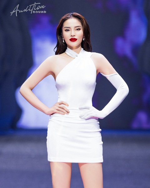 Ngáo ngơ với trình tiếng Anh của Kỳ Duyên ở Miss Universe Vietnam- Ảnh 1. Ngáo ngơ với trình tiếng Anh của Kỳ Duyên ở Miss Universe Vietnam- Ảnh 1.
