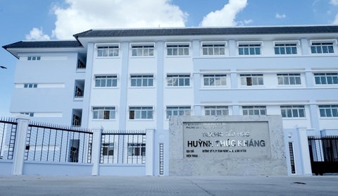 Trường tiểu học Huỳnh Thúc Kháng (phường Bình Hưng Hòa, quận Bình Tân, TP.HCM) - Ảnh: PHƯƠNG NHI TP.HCM xây loạt trường mới đón năm học mới- Ảnh 2.